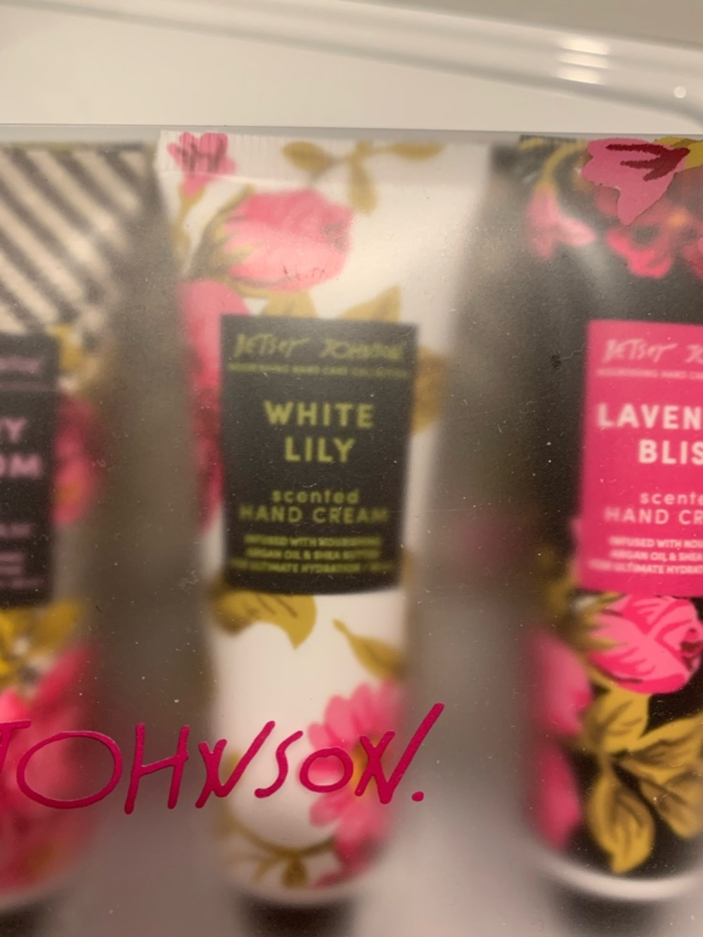 Betsey Johnson 7-Pc Floral Hand Cream Collection - Pink Floral Pack - Picture 4 of 5